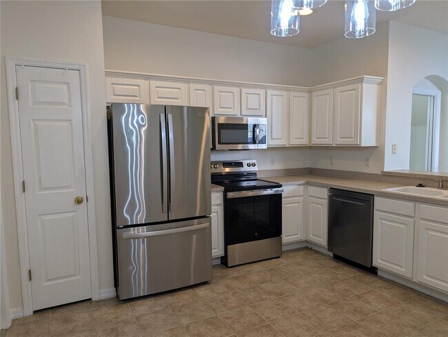 Building Photo - 10008 Tranquility Way