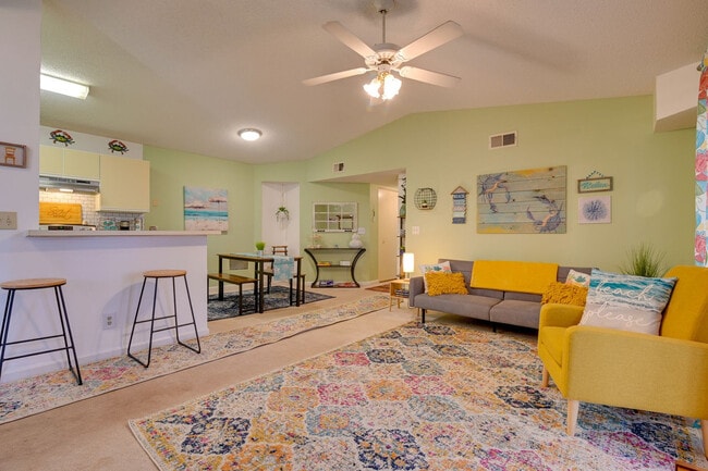 Building Photo - 140 Spanish Oak Dr