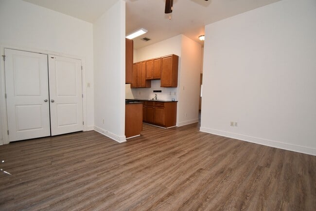 Building Photo - Pine Grove Apartments
