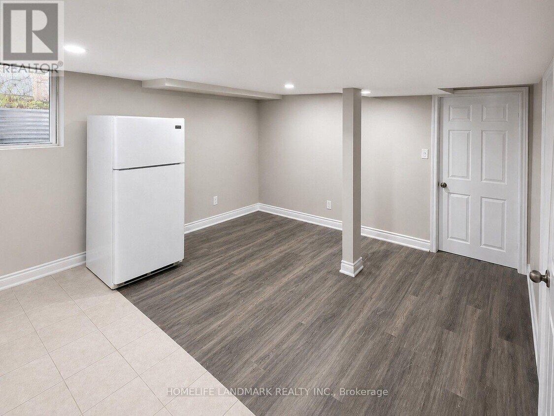 Building Photo - 16 Torada Ct
