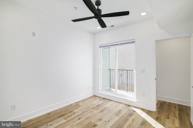 Foto del edificio - 640 Moore St