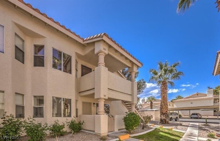 Foto principal - 924 Falconhead Ln
