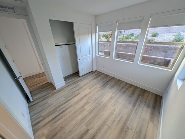 Foto del edificio - 675 Agate Bridge St