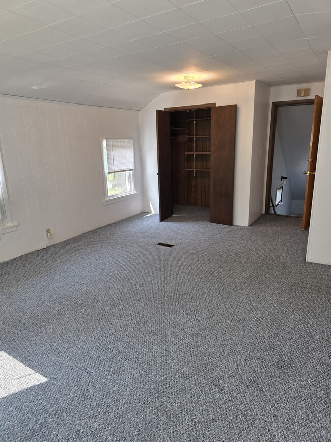 Living room - 413 N Marshall Ave