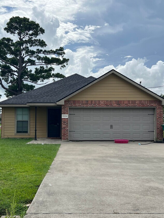 Foto principal - 5238 Ogea Rd