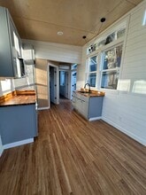 Building Photo - 631 Jackson St