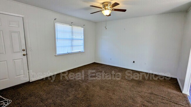 Foto del edificio - 104 Glenn Bryant Rd