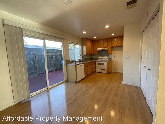 Building Photo - 2 br, 1.5 bath House - 3408 Prince Albert ...