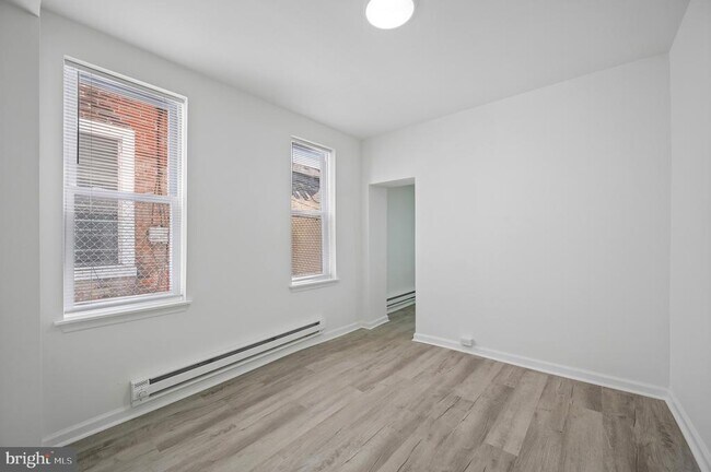 Building Photo - 1216 W Firth St