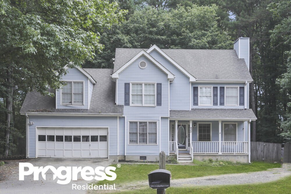 Building Photo - 925 Century Oak Dr