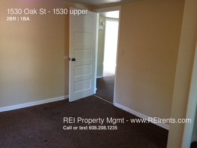 Building Photo - 1530 Oak St