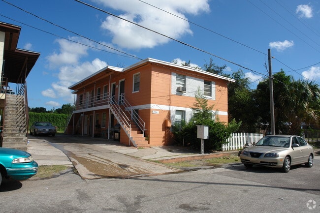 Building Photo - 232 Chelsea St