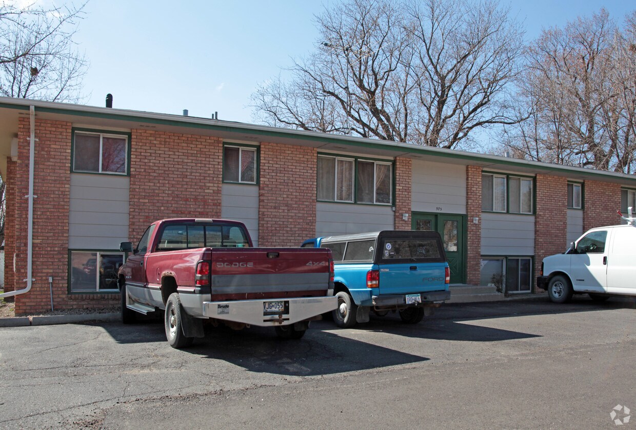 Building Photo - Twin Apartments