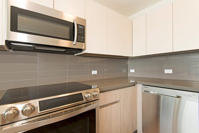 Building Photo - 1631 Kapiolani Blvd