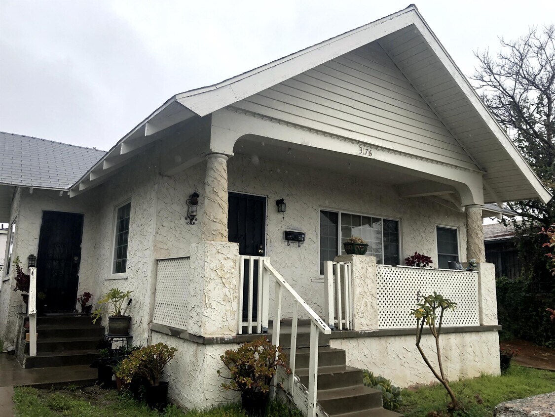 Primary Photo - 3176 Valle Ave
