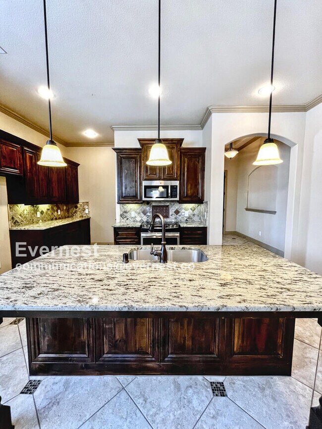 Foto del edificio - 16709 Stillhouse Hollow Ct