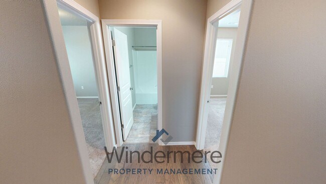 Foto del edificio - 1349 S W Virginia St