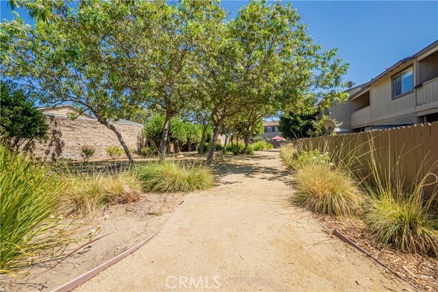 Building Photo - 633 New Los Angeles Ave