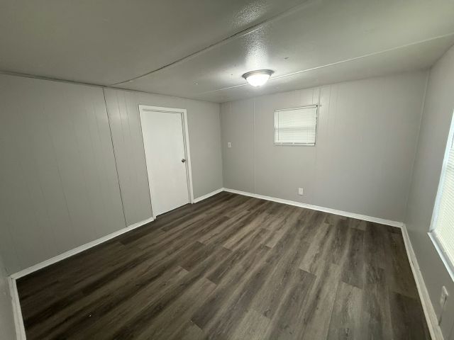 Building Photo - 2850 New Tampa Hwy