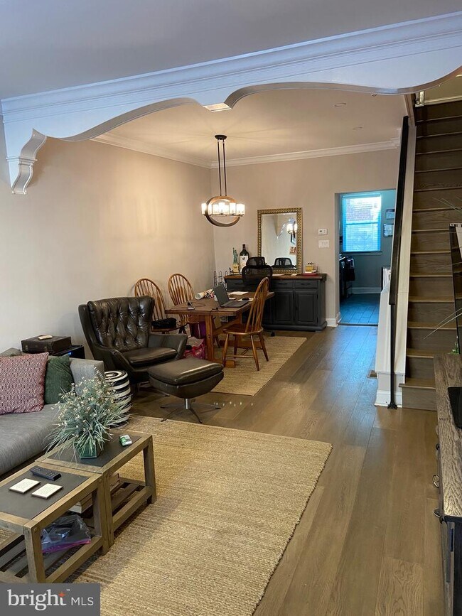 Foto del edificio - 2442 S Iseminger St