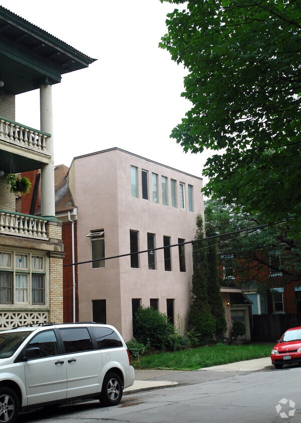 Primary Photo - 5747 Holden St