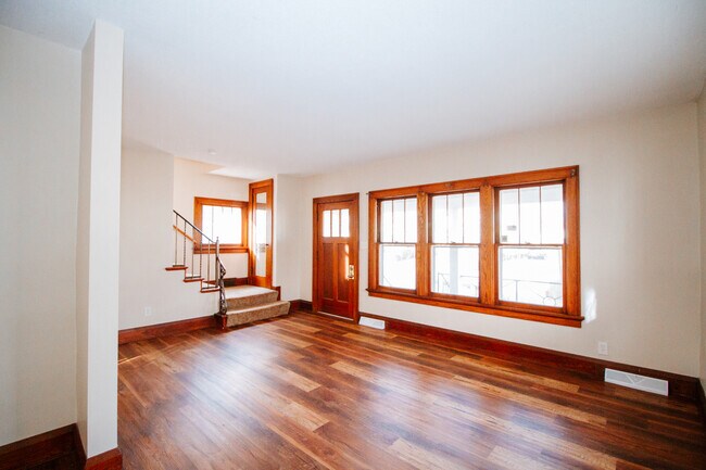 Foto del edificio - 513 Hampton Ave