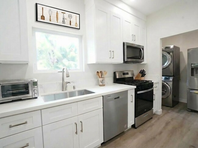 Foto del edificio - 6053 Selma Ave