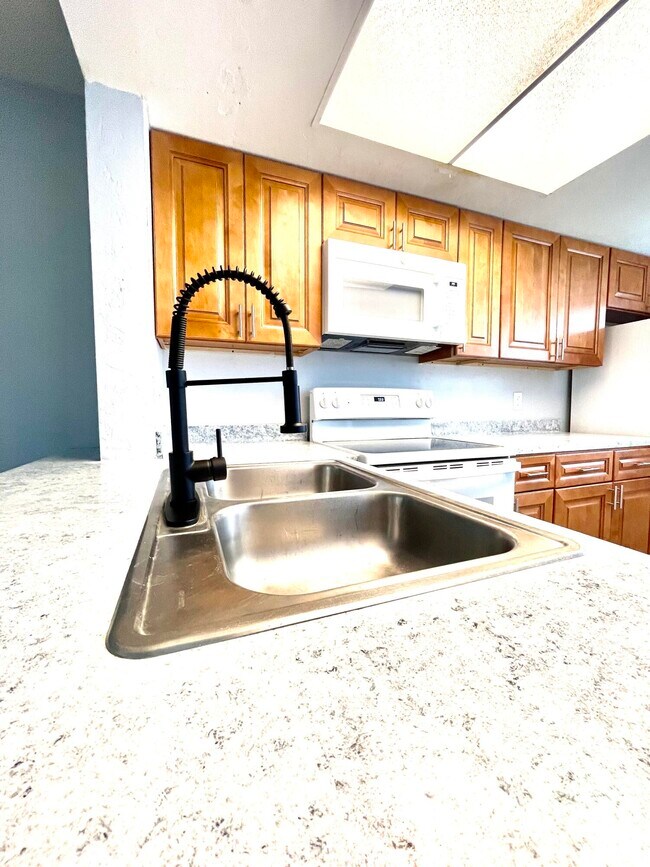 Foto del edificio - 2005 Palm Beach Trace Dr