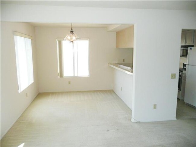 Building Photo - La Costa Carlsbad 2 Bed 2 Bath Condo in Sp...