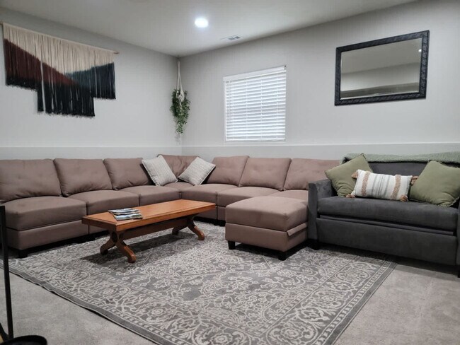 Foto del edificio - 1619 Ruby Ct