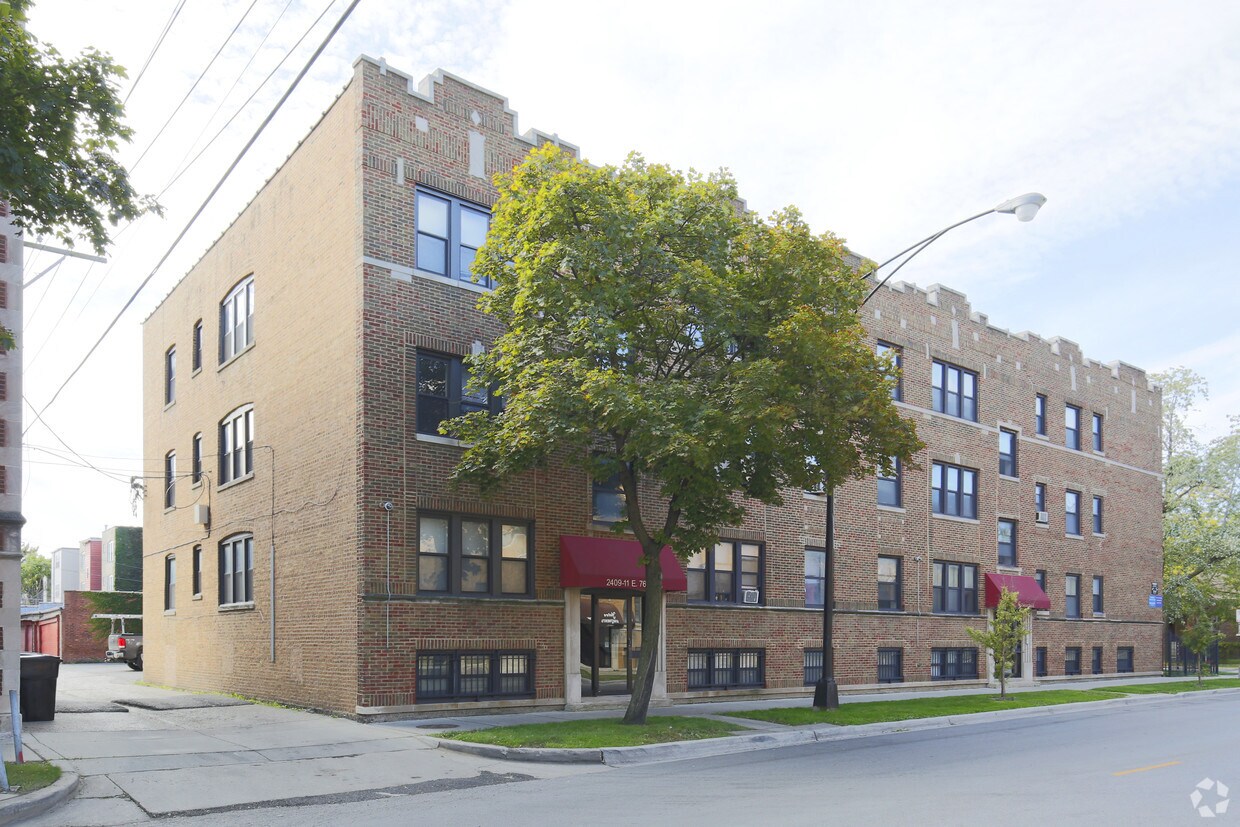 Primary Photo - 7601-7611 S Yates Blvd