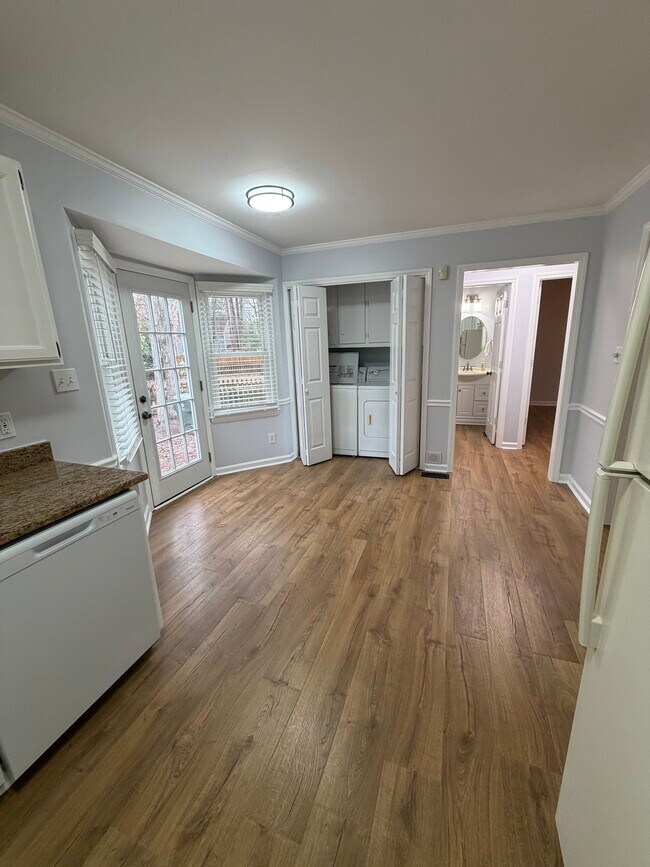 Foto del edificio - 4616 Draper Rd