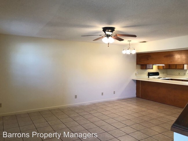 Building Photo - 2 br, 1.5 bath House - 190 Stearns Street