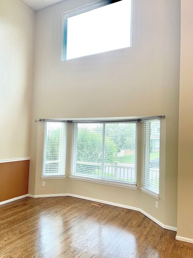 Foto del edificio - Large Clean Home in Aurora