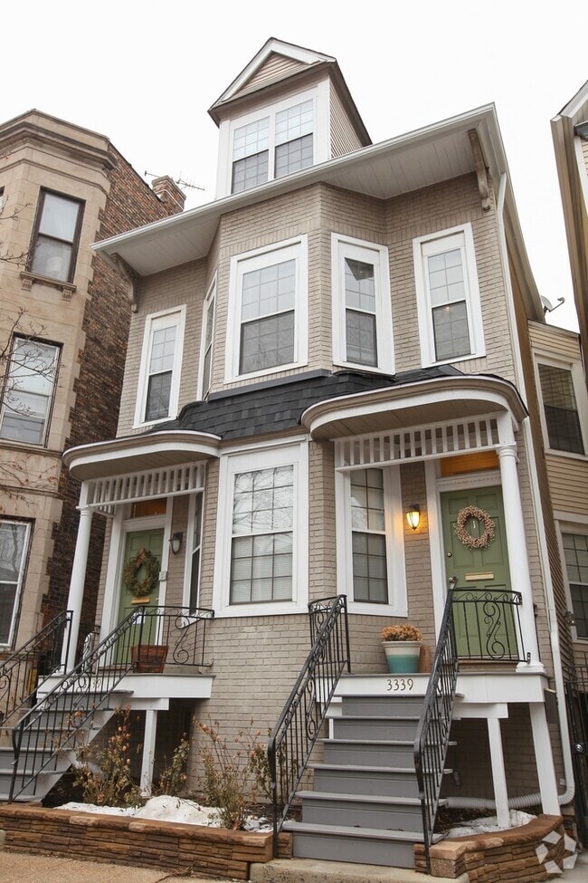 Building Photo - 3339 N Kenmore Ave
