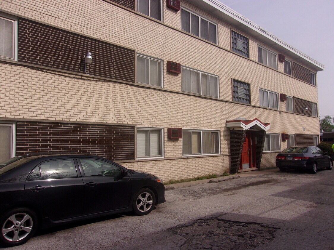 4317 Saint Charles Rd Unit 3NW, Bellwood, IL 60104 Apartments in