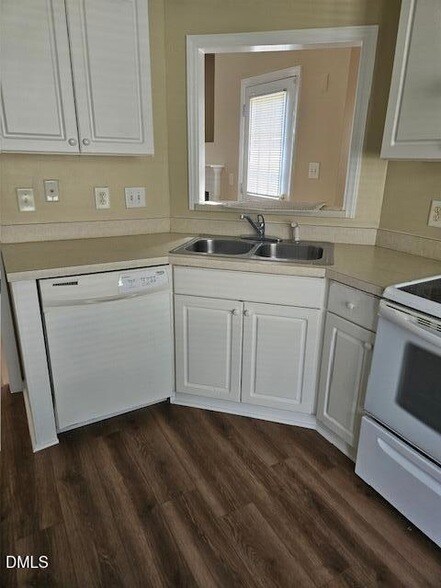 Building Photo - 2116 Star Sapphire Dr