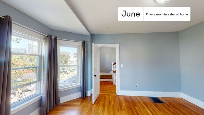 Building Photo - Room in Shared 7 bed/2 bath home in Allston