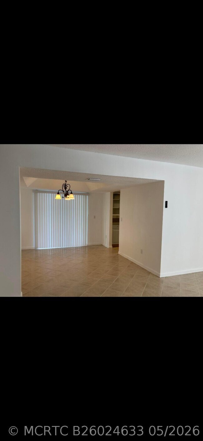 Foto del edificio - 1243 Kinglet Terrace