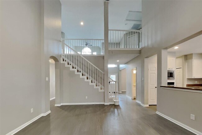 Foto del edificio - 5011 Greenriver Valley Dr