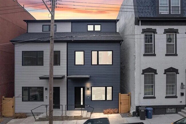 Foto del edificio - 1213 Boyle St