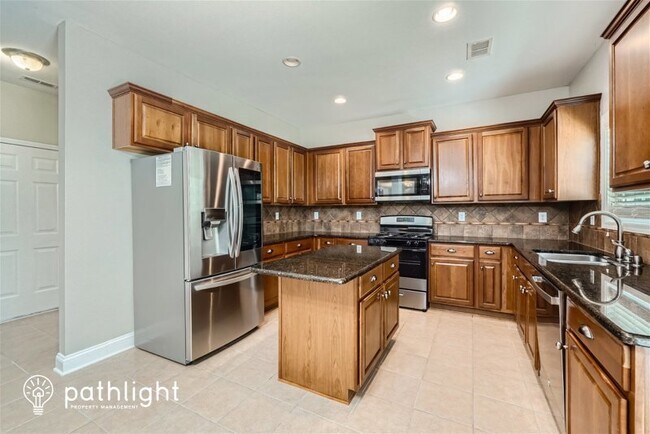 Foto del edificio - 1003 Woodmore Ln