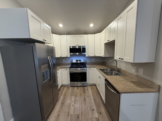 Foto del edificio - 3 bed, 2 bath Townhouse SE Grand Rapids