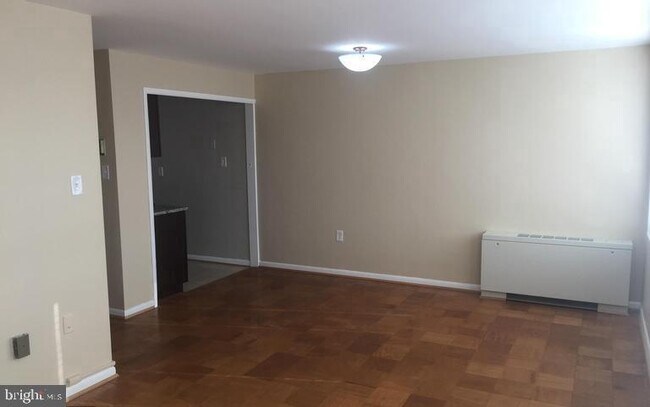 Foto del edificio - 10201 Grosvenor Pl