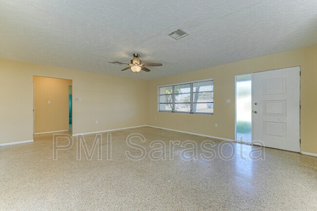 Building Photo - 2840 Webber St