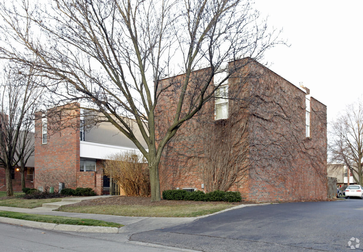 Primary Photo - Hyde Park Co-Op Apartments