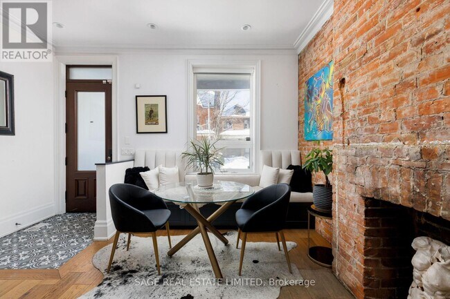 Building Photo - 221 Crawford St