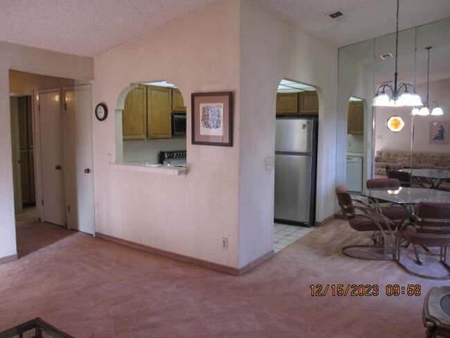 Building Photo - CENTRAL LOCATION - 89119