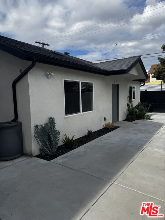 Building Photo - 731 E 33rd St