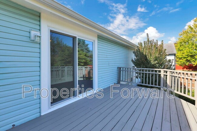Building Photo - 2246 Shirlene Dr